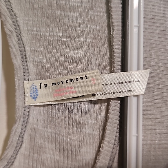 Free People Movement Grey Athletic Top Sz SP - Picture 3 of 7